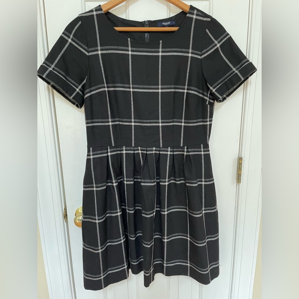 Madewell Twirl Dress Windowpane Black Plaid with Pockets - Size S